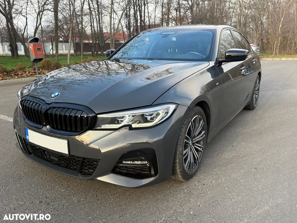 BMW Seria 3 330i xDrive AT - 34