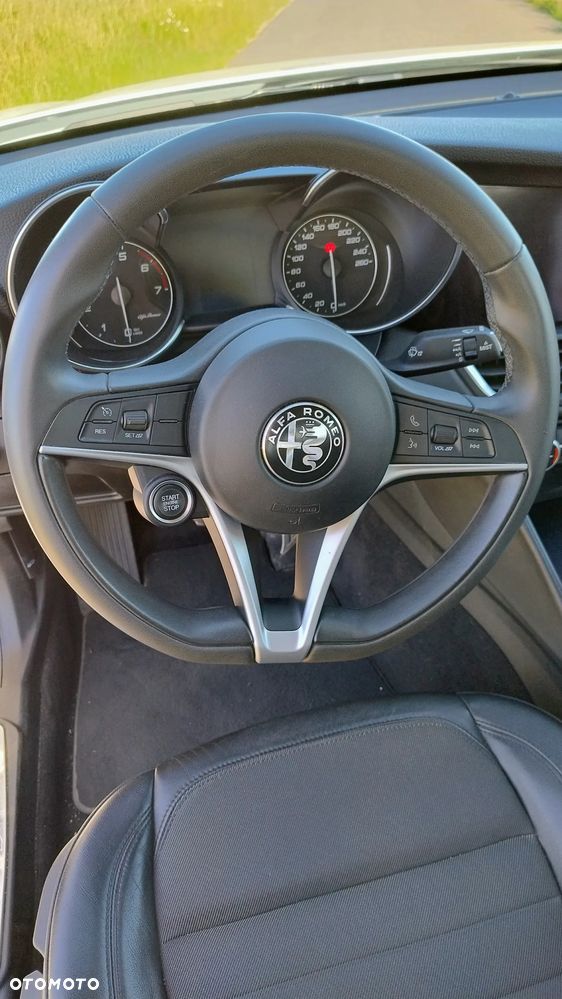 Alfa Romeo Giulia 2.0 Turbo Super - 36