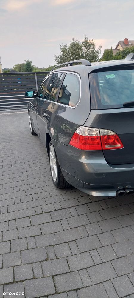 BMW Seria 5 525i - 23