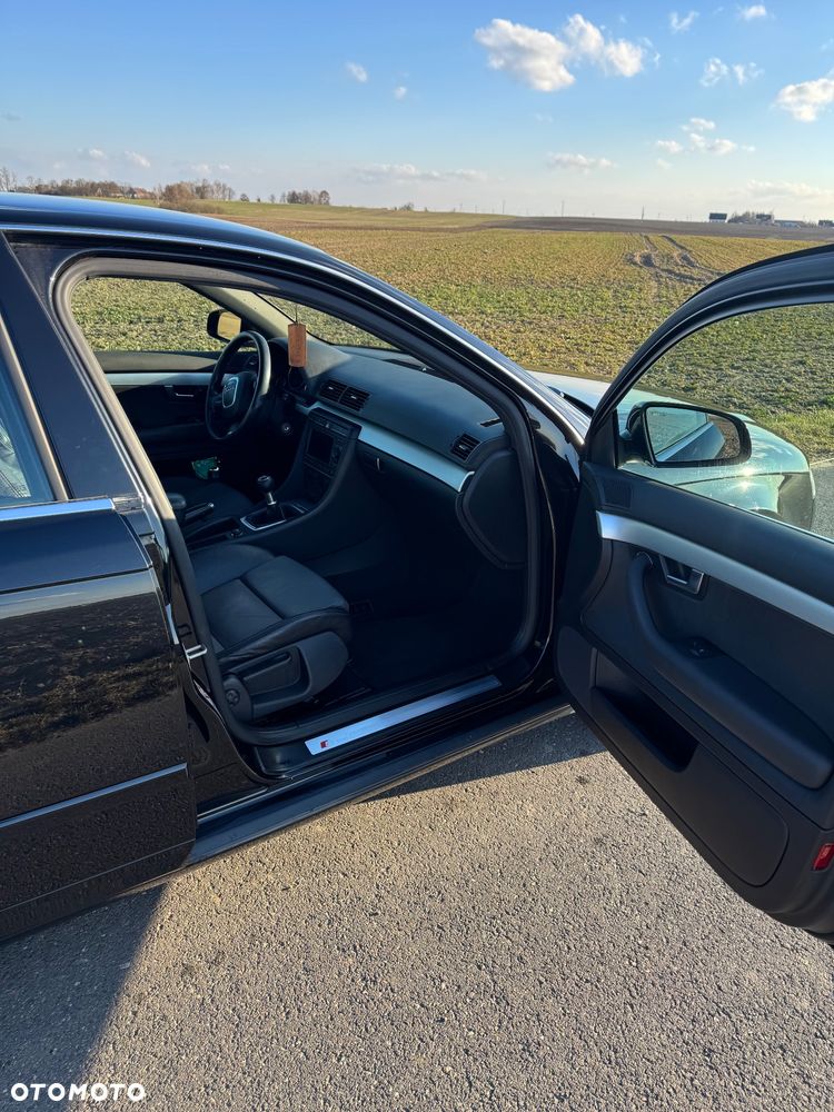 Audi A4 Limousine - 11