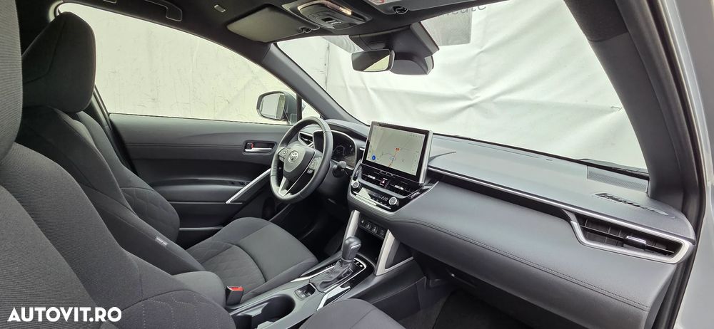 Toyota Corolla Cross - 12