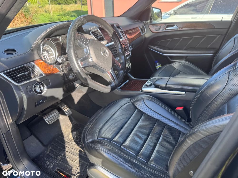 Mercedes-Benz GL 63 AMG - 25
