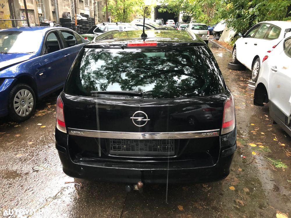 Dezmembrez Opel Astra H break negru 1,7 CDTI 2006 Z 20R - 4