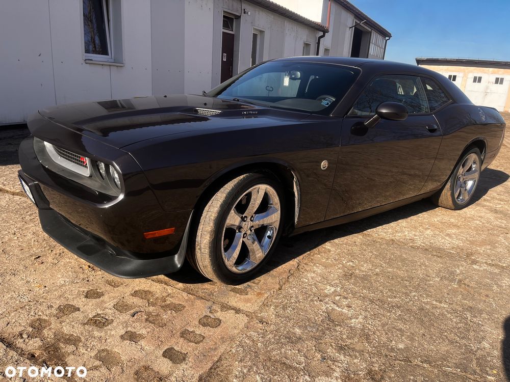 Dodge Challenger - 2