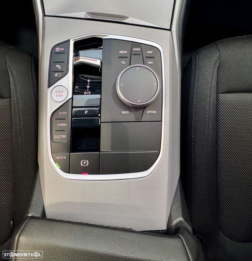 BMW 320 e Touring Corporate Edition Auto - 14