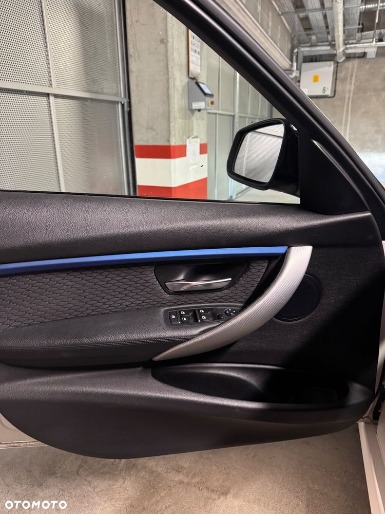 BMW Seria 3 318i - 20