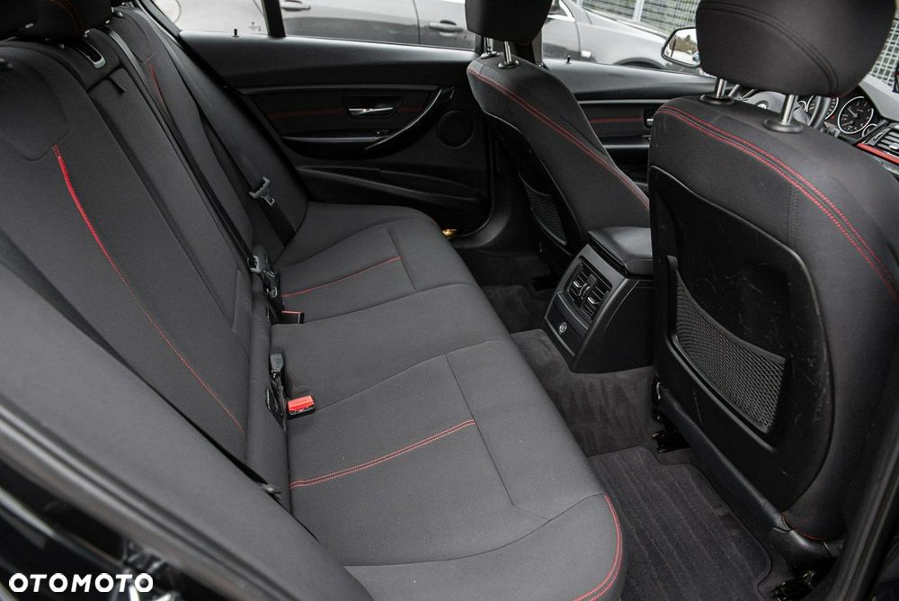 BMW Seria 3 320d Sport Line - 8