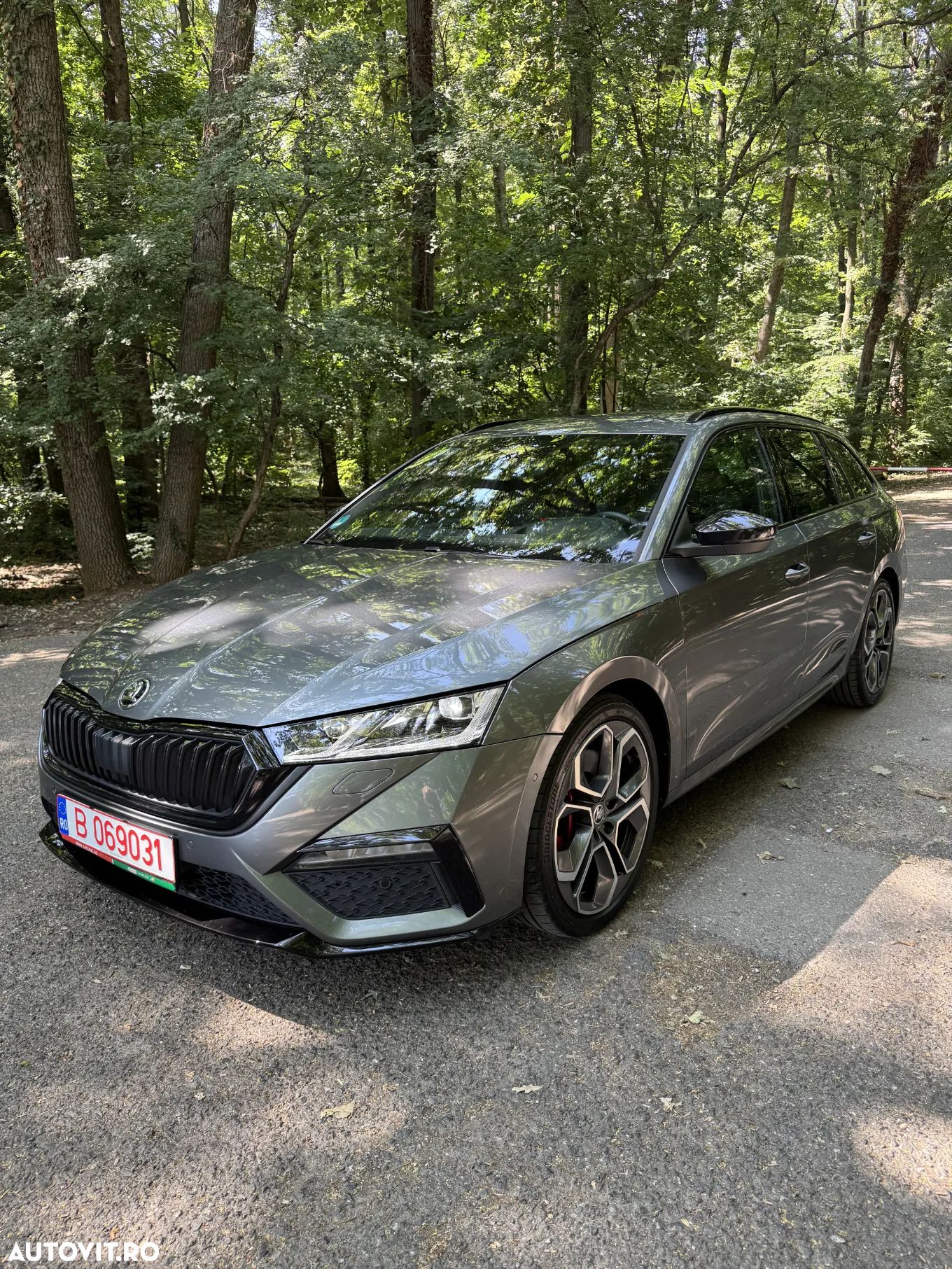 Skoda Octavia Combi 2.0 TSI DSG RS - 1