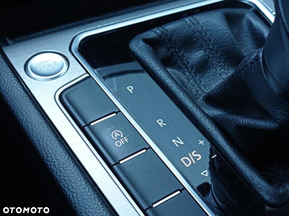 Volkswagen Passat - 30