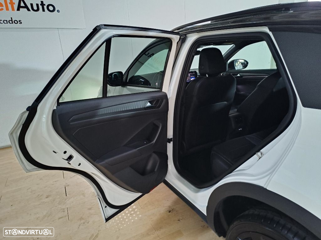 VW T-Roc 2.0 TDI R-Line DSG - 25