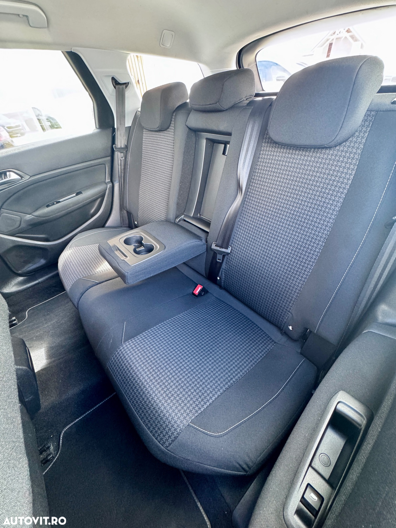 Peugeot 308 1.2 L PureTech Turbo S&S EAT8 Active Pack - 9