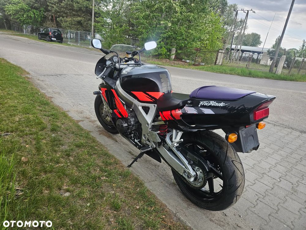 Honda CBR - 3