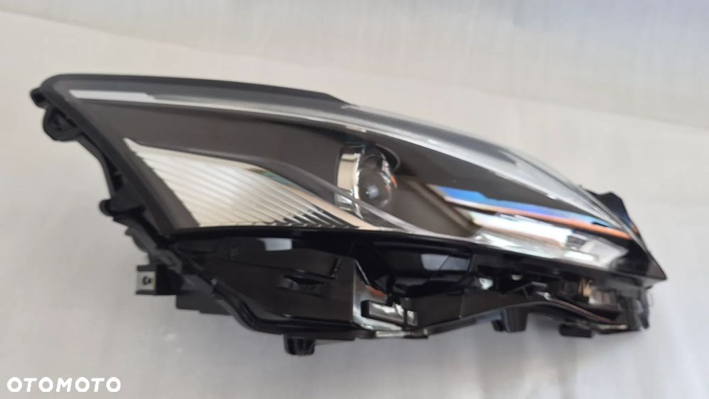 LAMPA PRAWA PRZÓD LEXUS CT 200H F-SPORT LIFT 2018- - 4