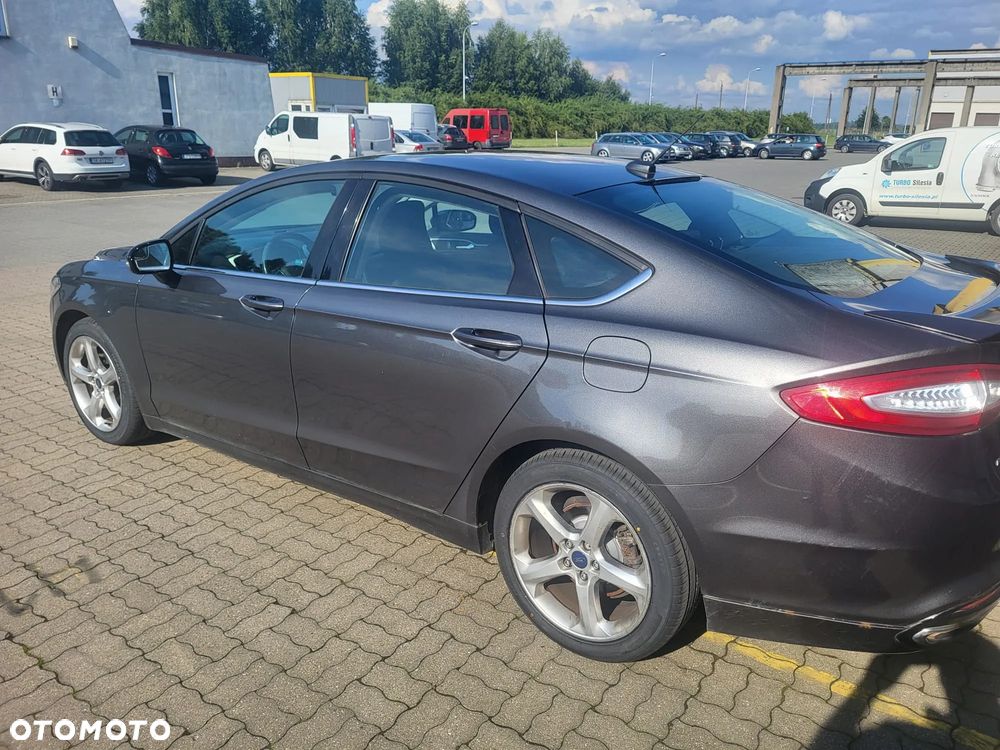 Ford Fusion 2.0 EcoBoost Titanium - 3