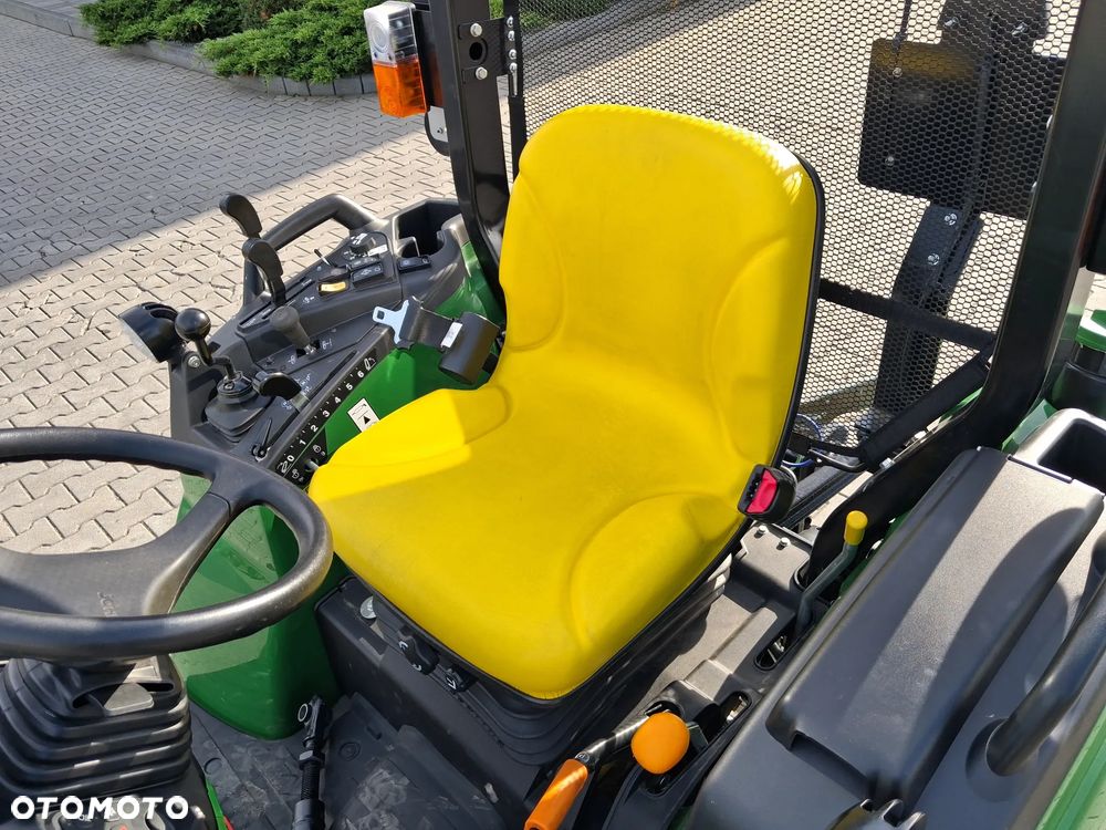 John Deere 2038 R - 11