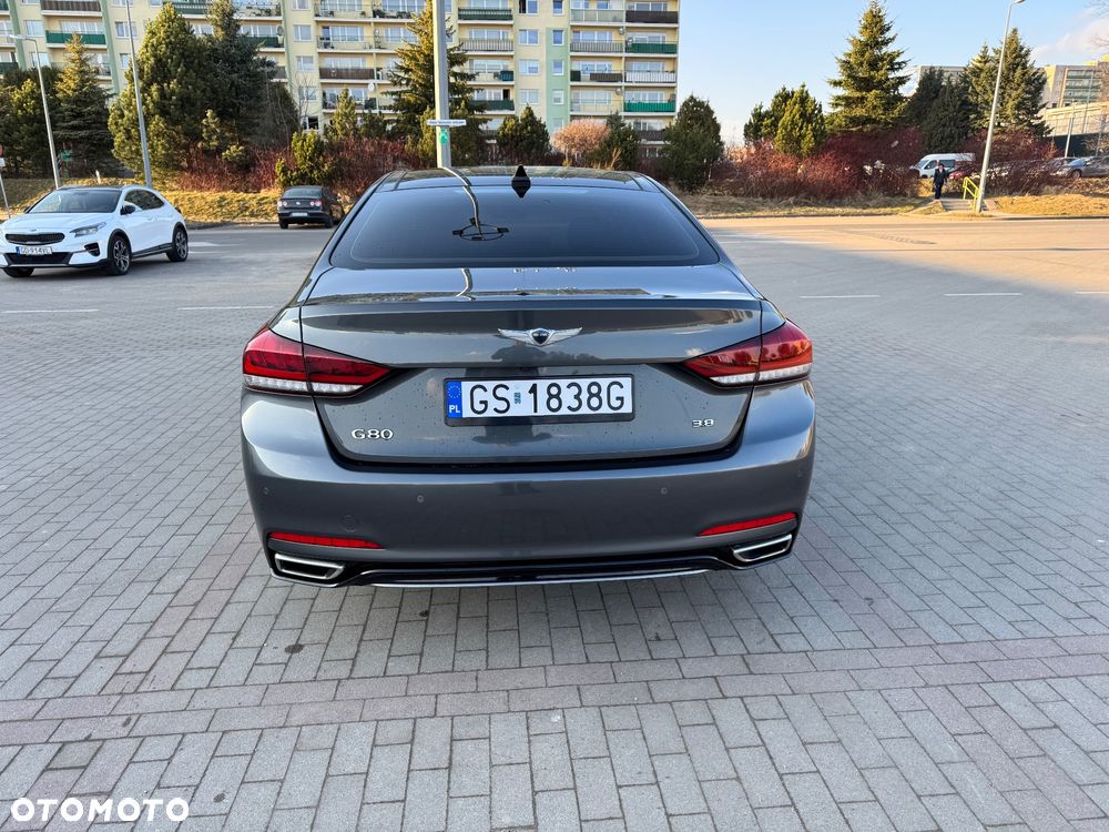 Hyundai Genesis - 6
