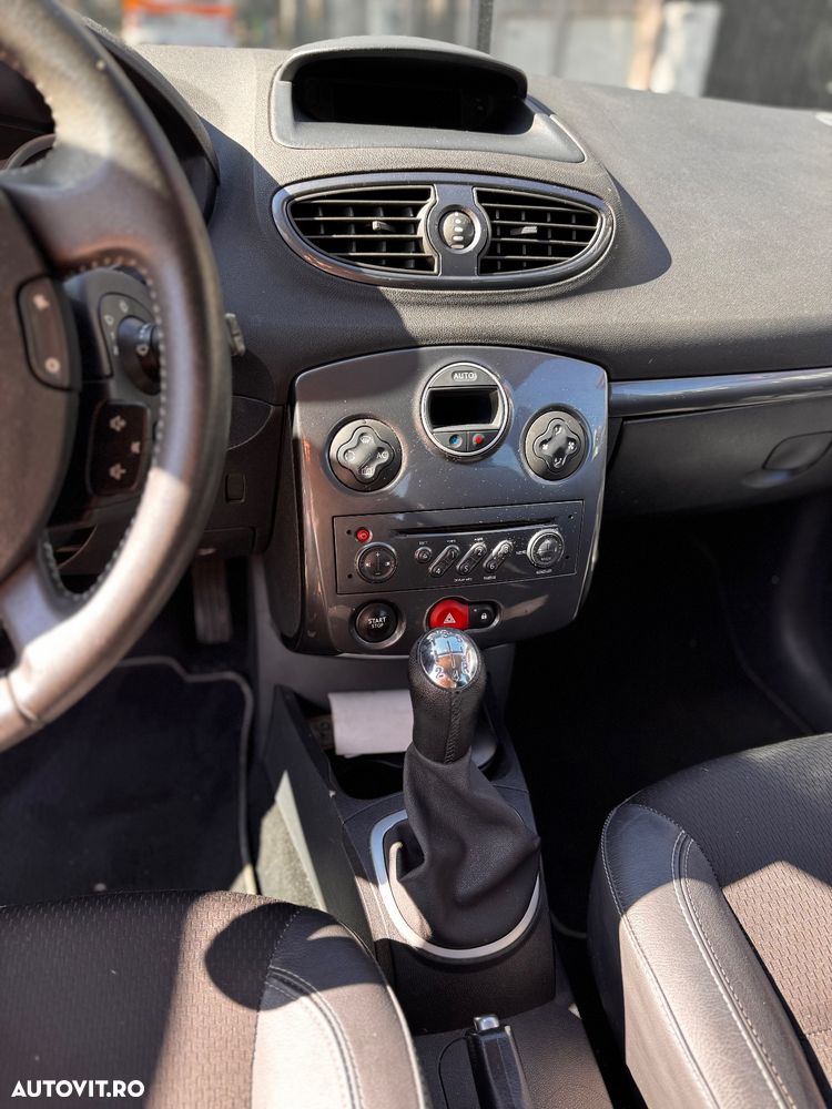 Renault Clio - 24
