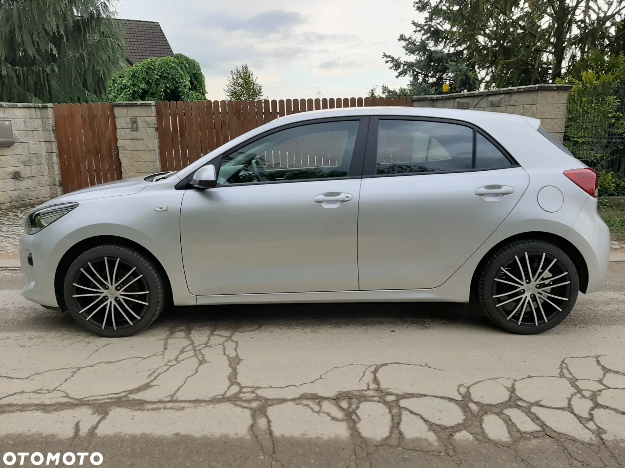 Kia Rio - 7
