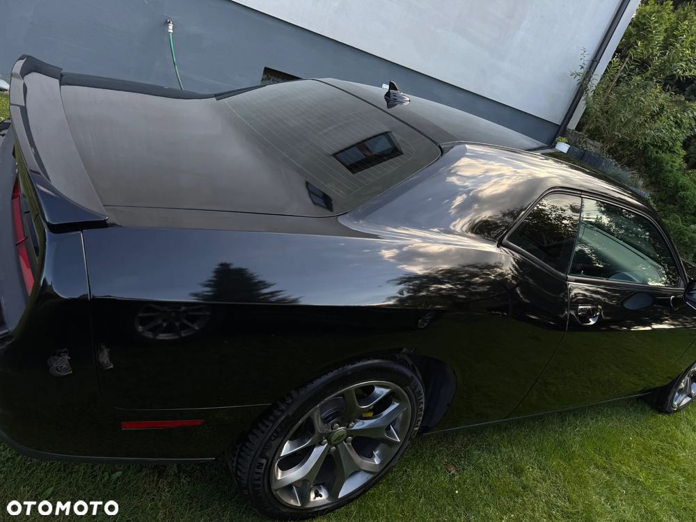 Dodge Challenger - 8