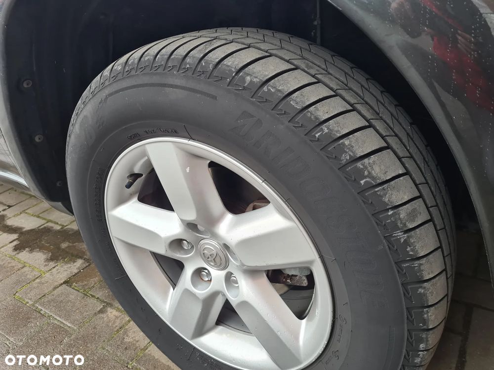 Toyota RAV4 2.0 D-4D 4x4 - 26