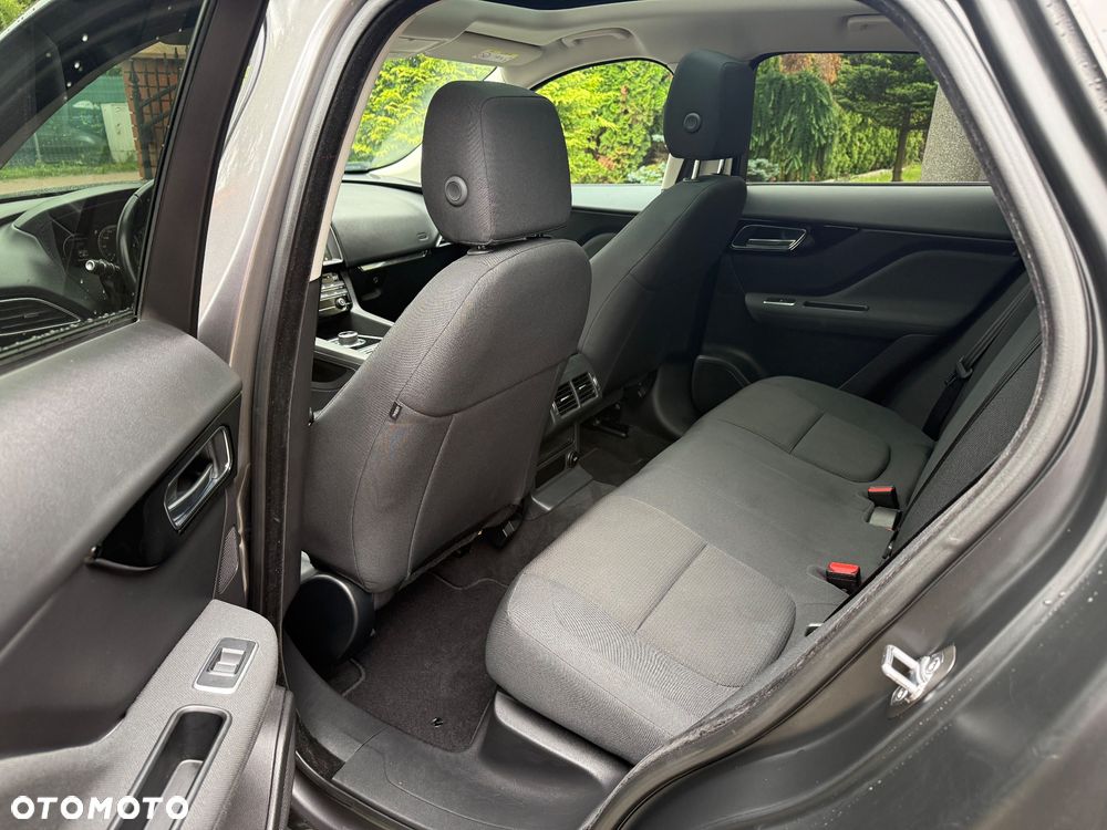 Jaguar F-Pace 2.0 i4D AWD R-Sport - 12