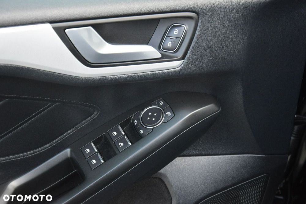 Ford Focus - 32