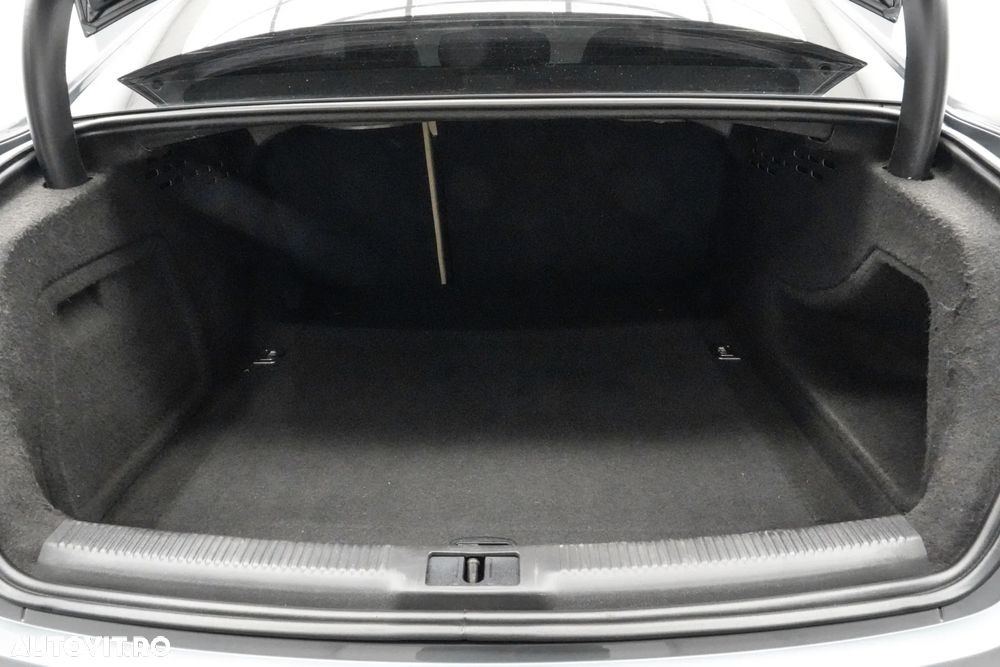 Audi A4 Limuzina 2.0 TDI DPF multitronic Ambiente - 22