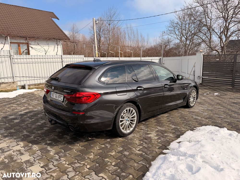 BMW Seria 5 520d xDrive AT - 9