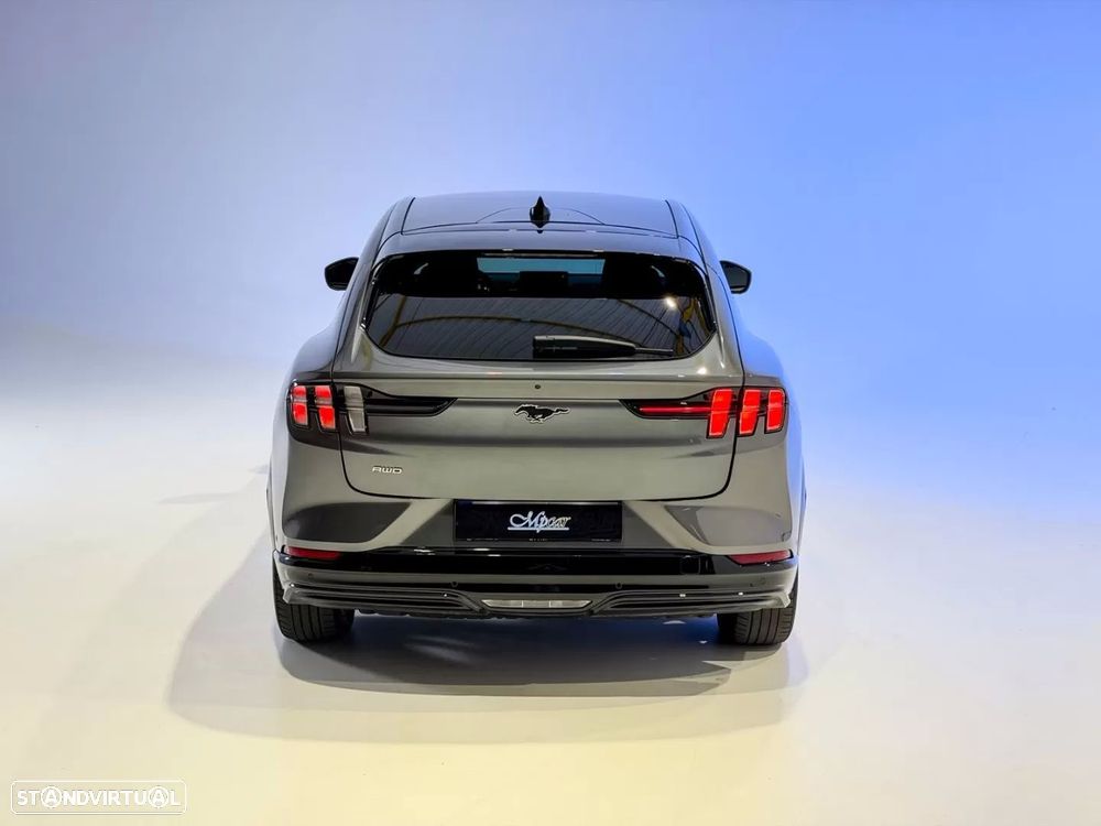Ford Mustang Mach-E Alargada AWD - 26