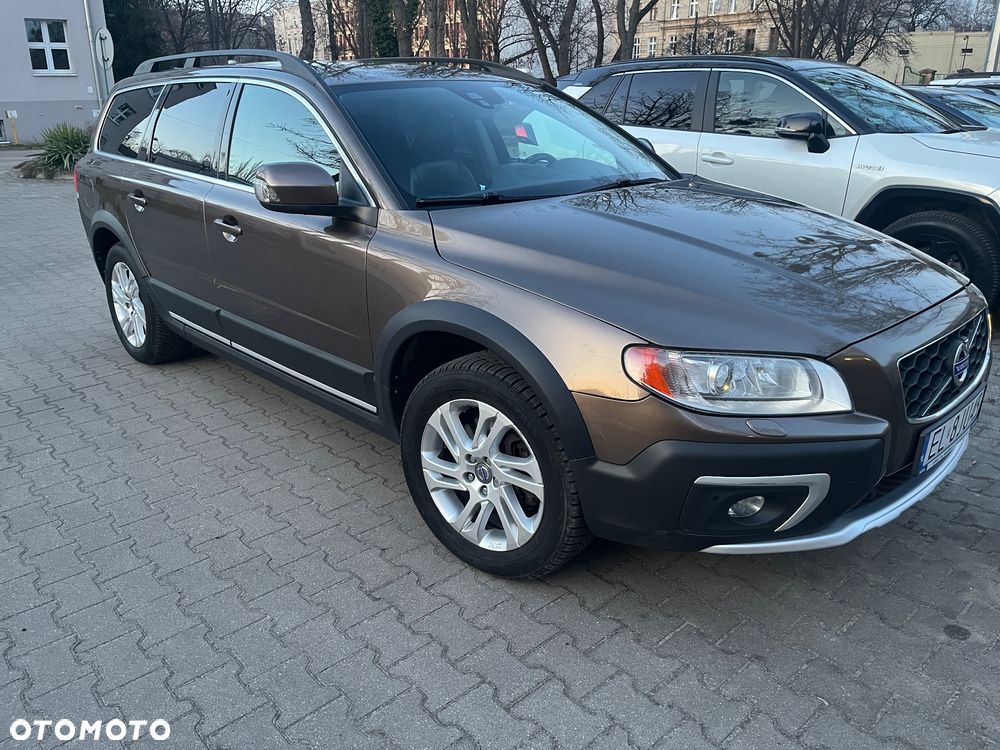 Volvo XC 70 D5 AWD Momentum - 2