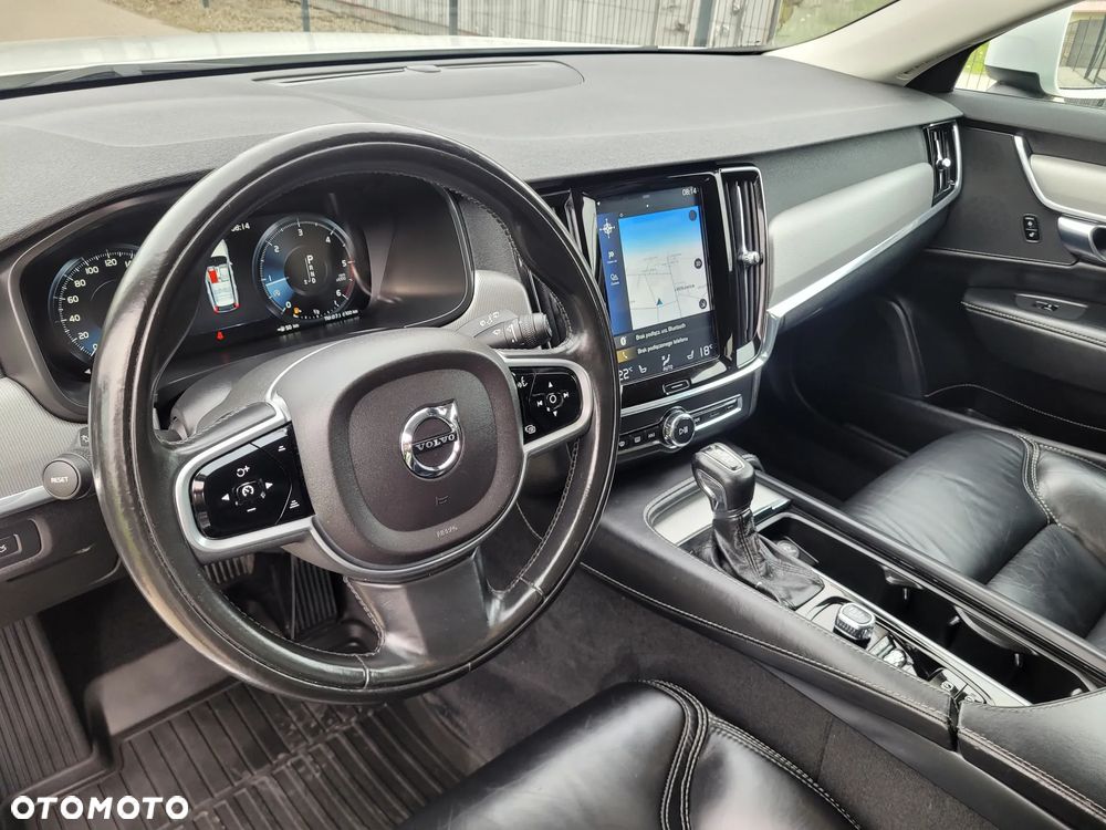 Volvo V90 Cross Country - 9