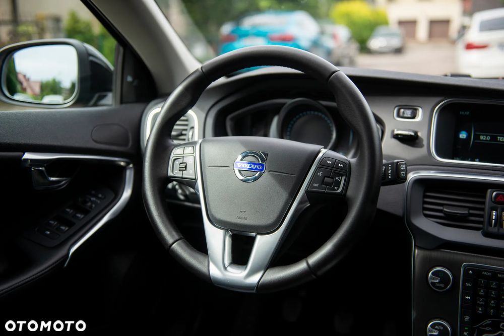 Volvo V40 D2 Summum - 32