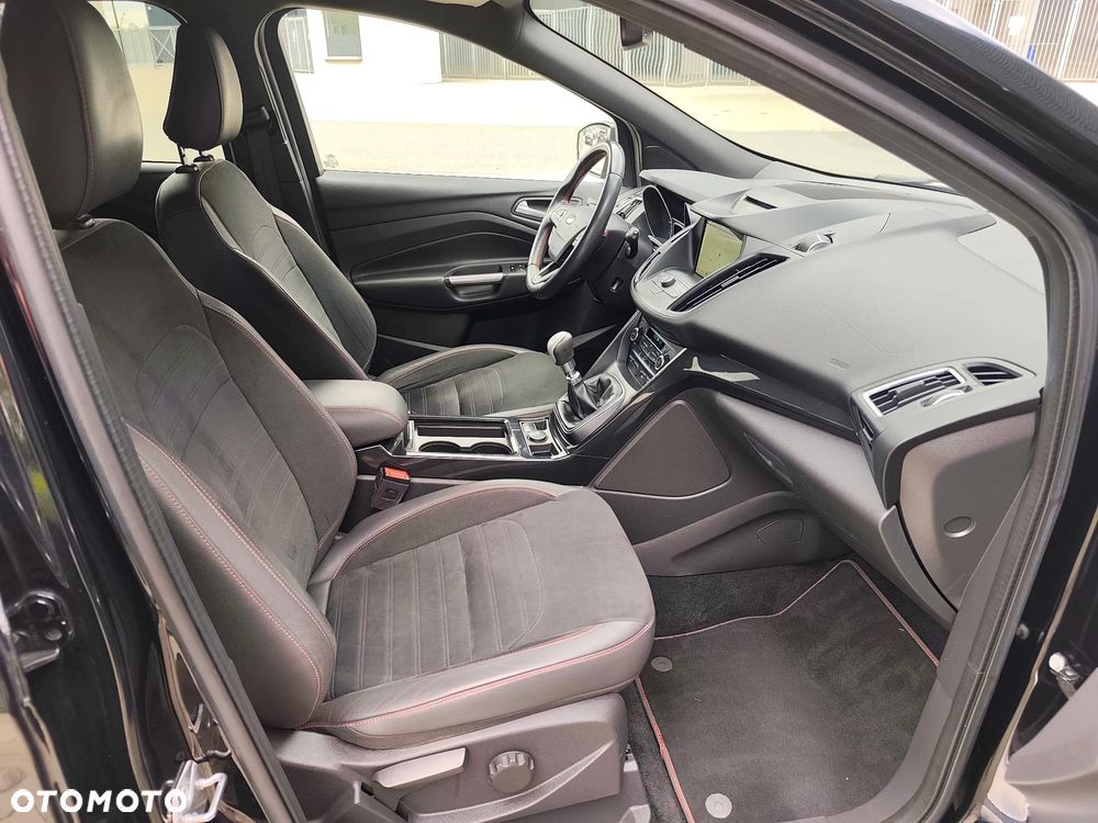 Ford Kuga 2.0 TDCi 4x4 ST-Line - 17