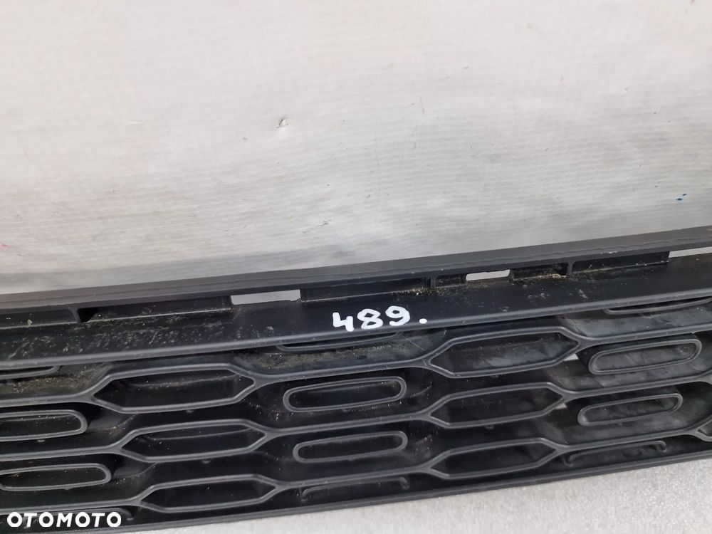 PEUGEOT 107 LIFT 11- KRATKA ŚRODKOWA ZDERZAKA PRZEDNIEGO PRZÓD , NR 53112-0H080 , NR AUKCJI KR489 - 2