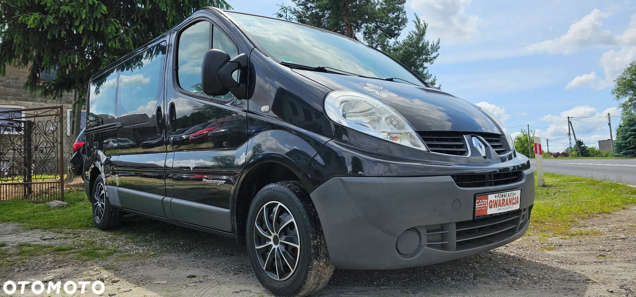 Renault Trafic 2.0 dCi 115 FAP Passenger Black Edition - 1