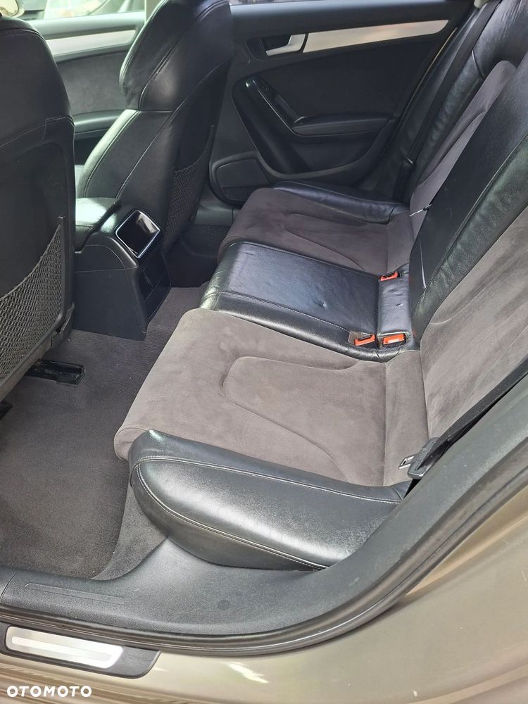 Audi A4 Avant 2.0 TDI - 12