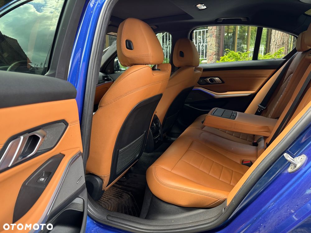 BMW Seria 3 M340i xDrive - 23