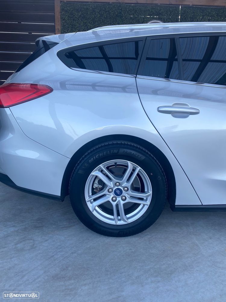 Ford Focus SW - 10