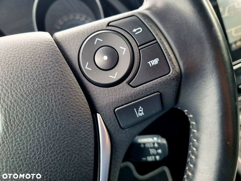 Toyota Auris Hybrid 135 Prestige - 17