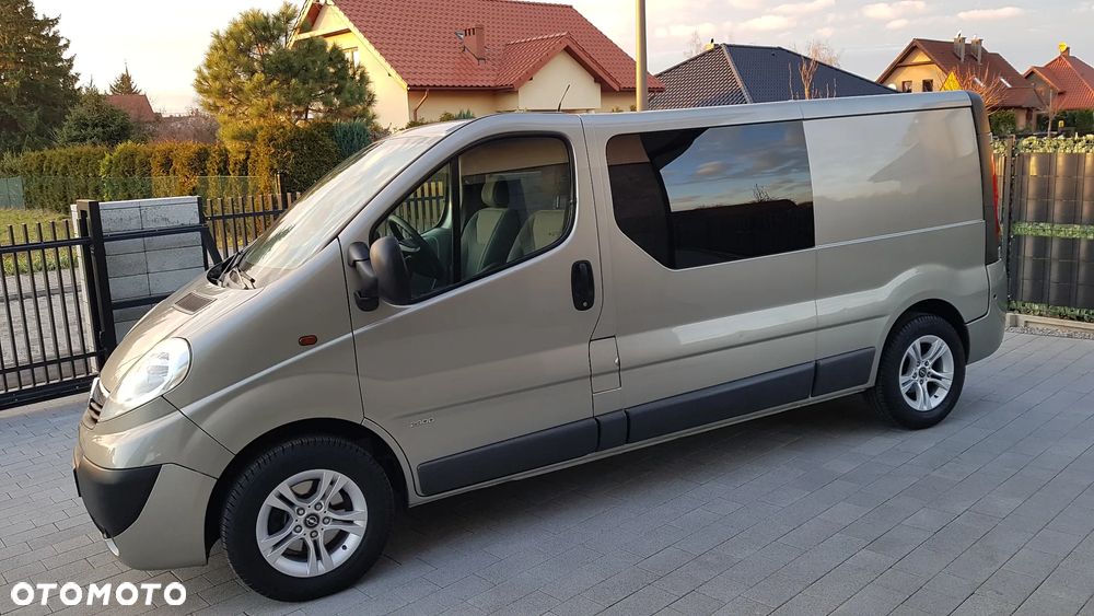 Opel Vivaro ver-2-0-tdci-titanium - 2
