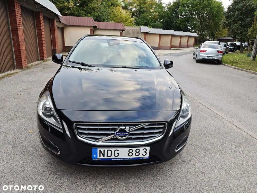 Volvo V60 D3 Momentum - 8