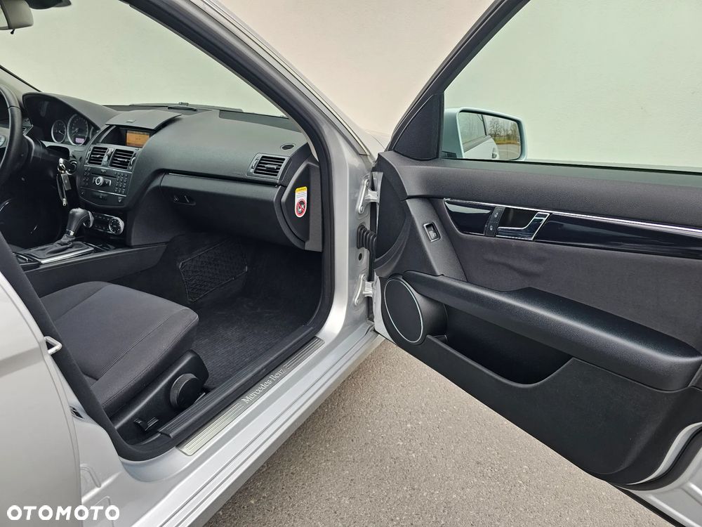 Mercedes-Benz Klasa C 220 CDI DPF Automatik - 11