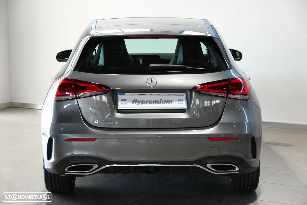 Mercedes-Benz A 250 e AMG Line - 6
