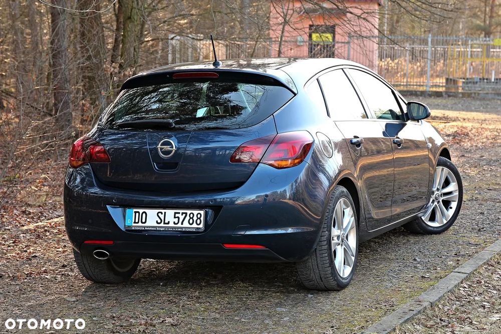 Opel Astra 1.6 Turbo - 5
