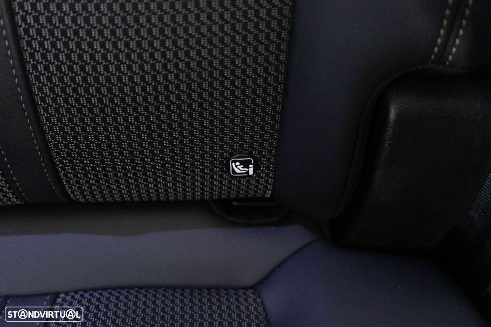 Peugeot 3008 1.6 Hybrid4 GT e-EAT8 - 11