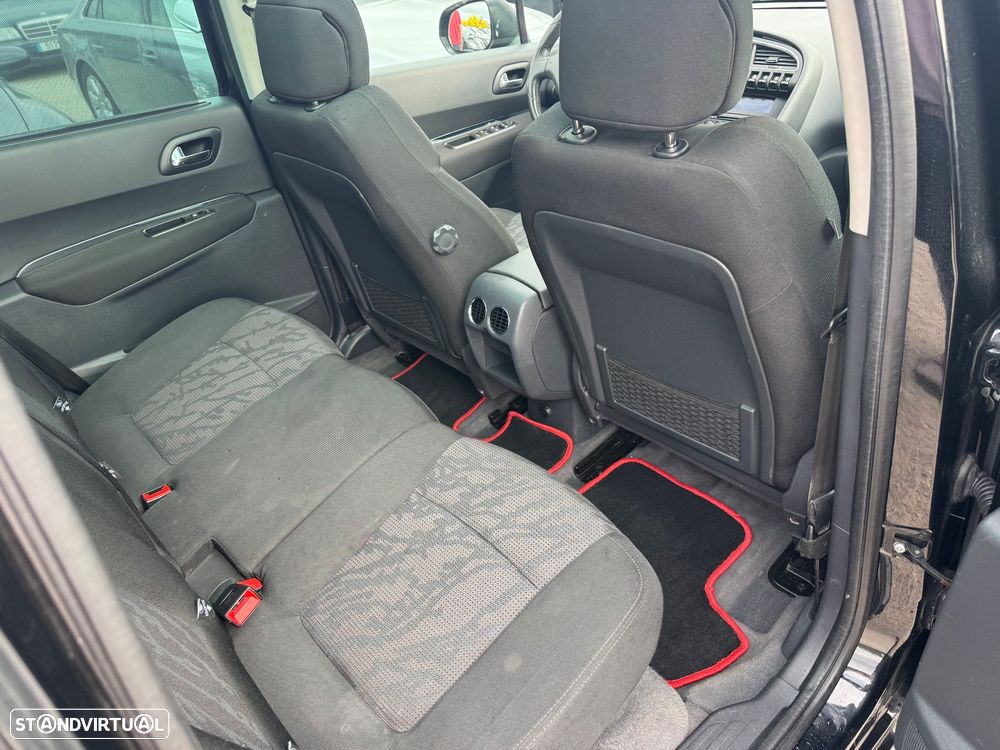 Peugeot 3008 1.6 HDi Executive — fotografia 32