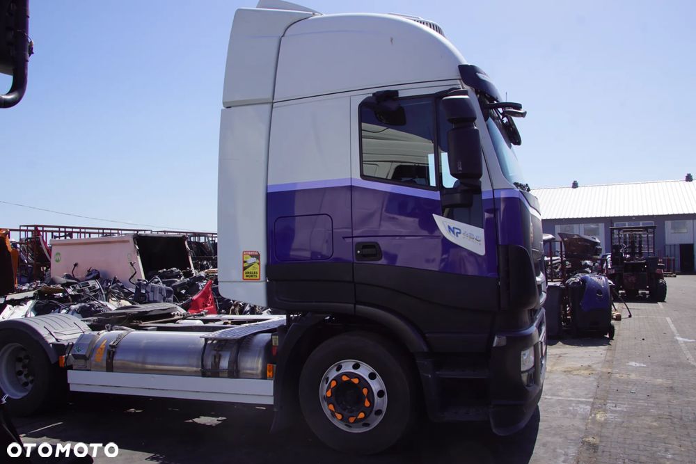 Pojazd na części - Iveco Stralis NP 460 11.1 F3HFE601A 12TX1810TO IC194 2018R Silnik Skrzynia Drzwi Maska Błotnik Nadkole Lampa Lusterko Klamka Szyba Siodło Kabina Deska Kokpit Sterownik Moduł Czujnik Licznik Panel Kierownica - 4