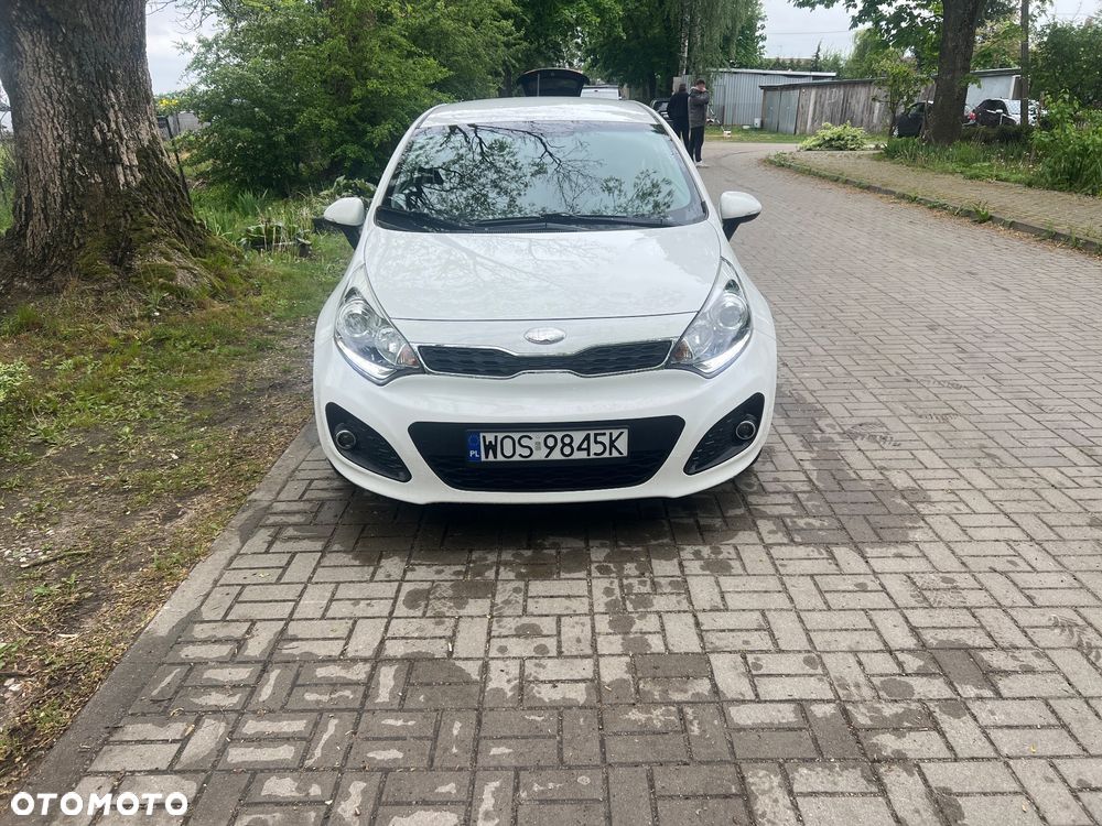 Kia Rio 1.2 L - 3