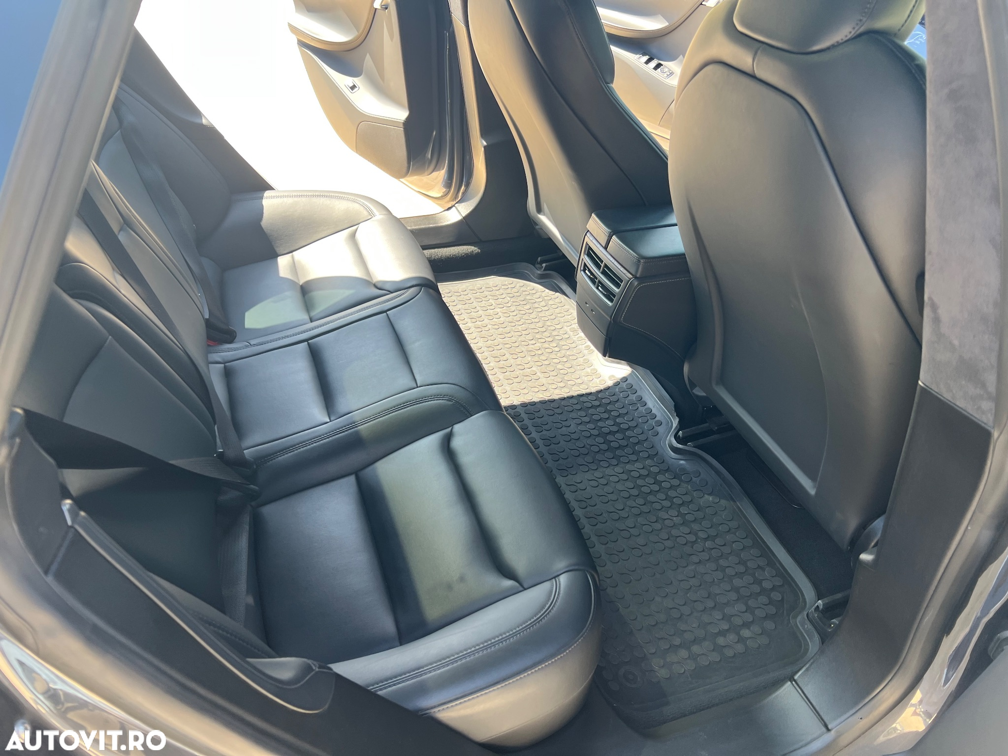 Tesla Model S Performance - 11