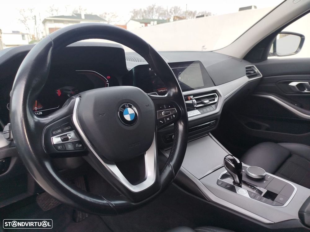 BMW 318 d Aut. Sport Line - 38